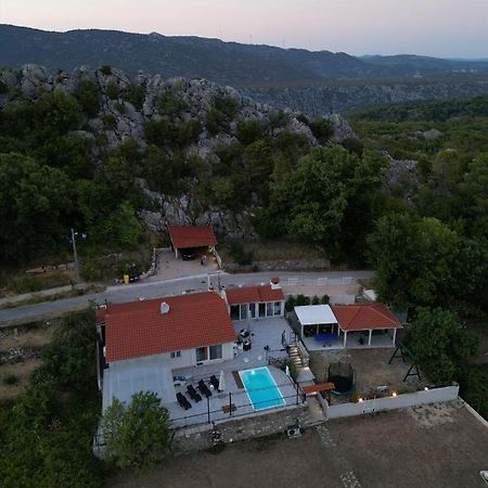 Villa Zrinka **** Svinisce Bagian luar foto