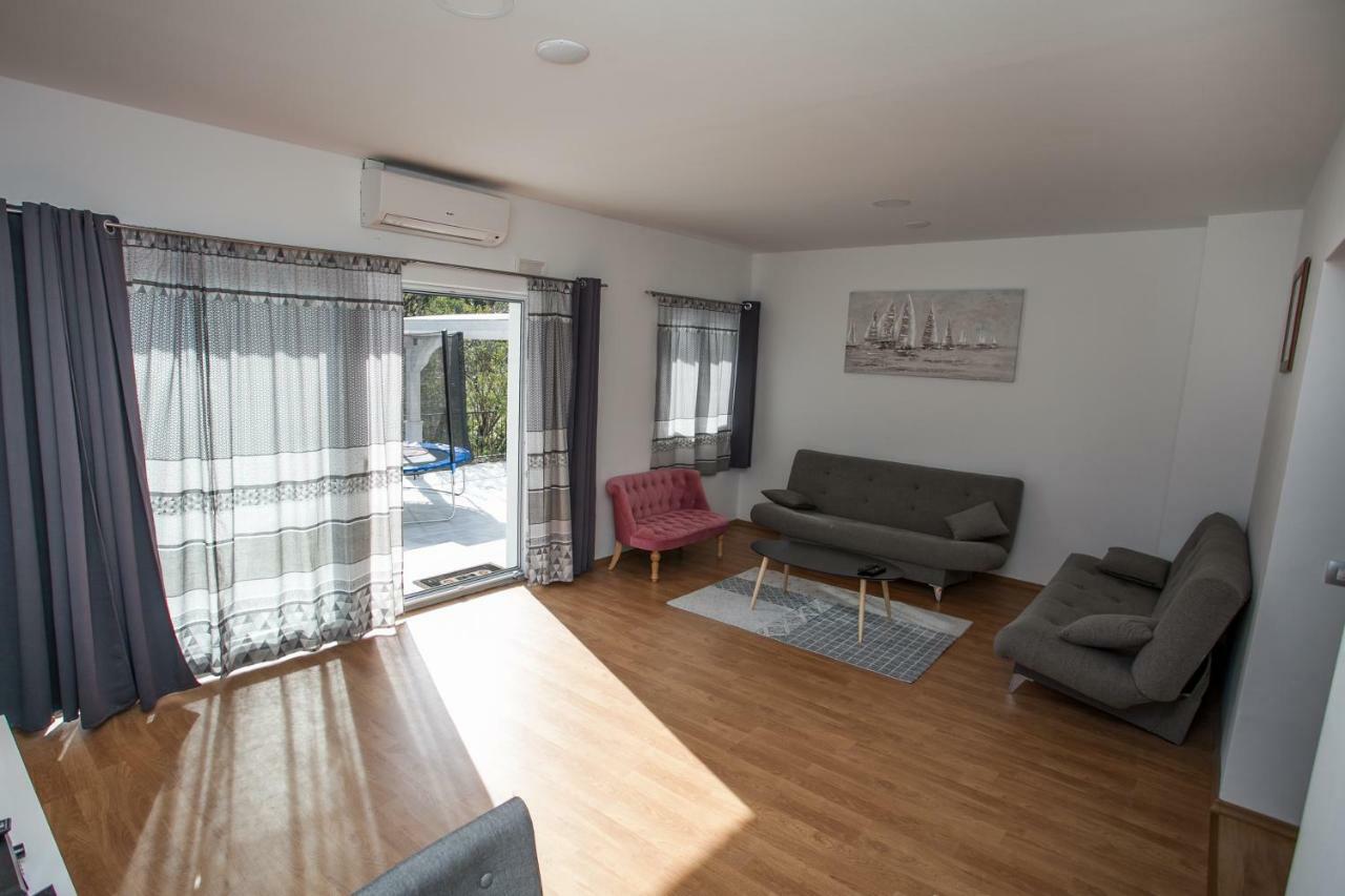 Villa Zrinka **** Svinisce Bagian luar foto